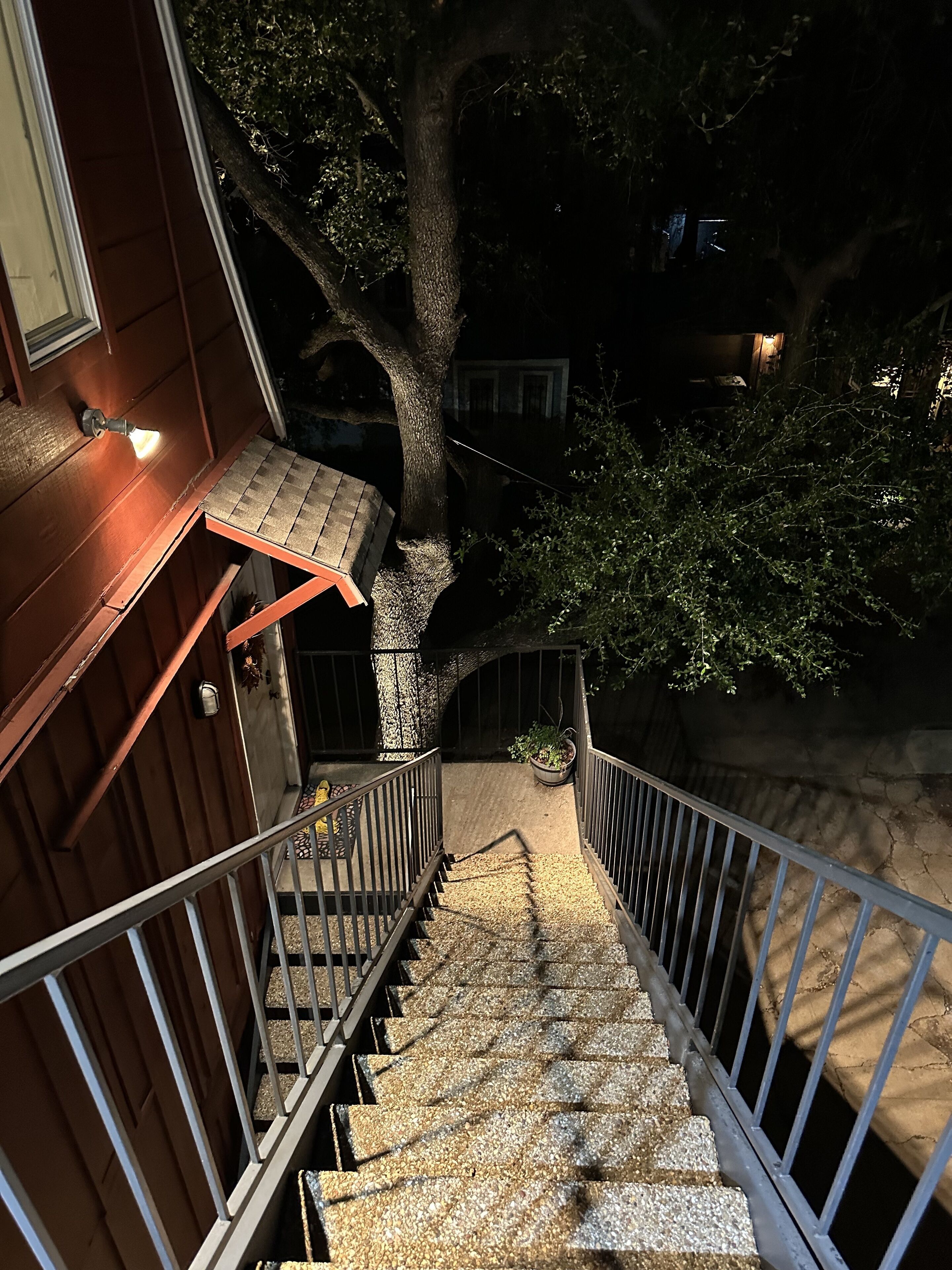 A Private 3 bed 2 bath Condo Oasis in Oaklawn Turtle Creek Area on Roswell Court