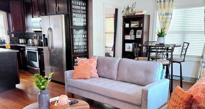 Bring the Dog! Close to Downtown & Airport
