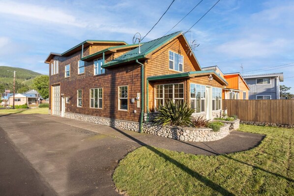 Unclassified image, 1 of 45, button