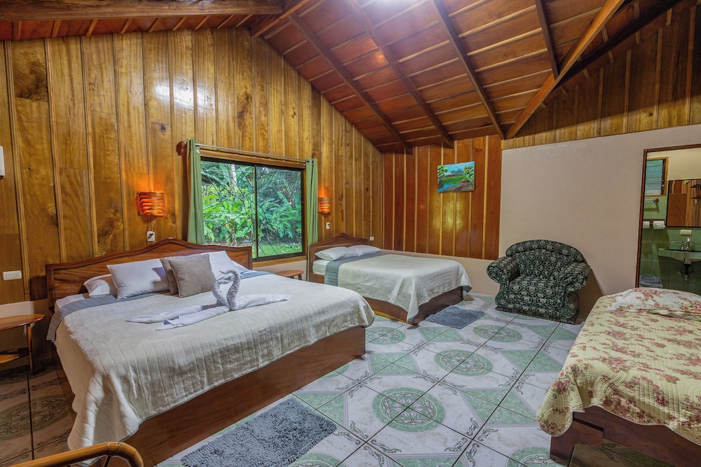 Hotel de Cabañas Valle Campanas by null