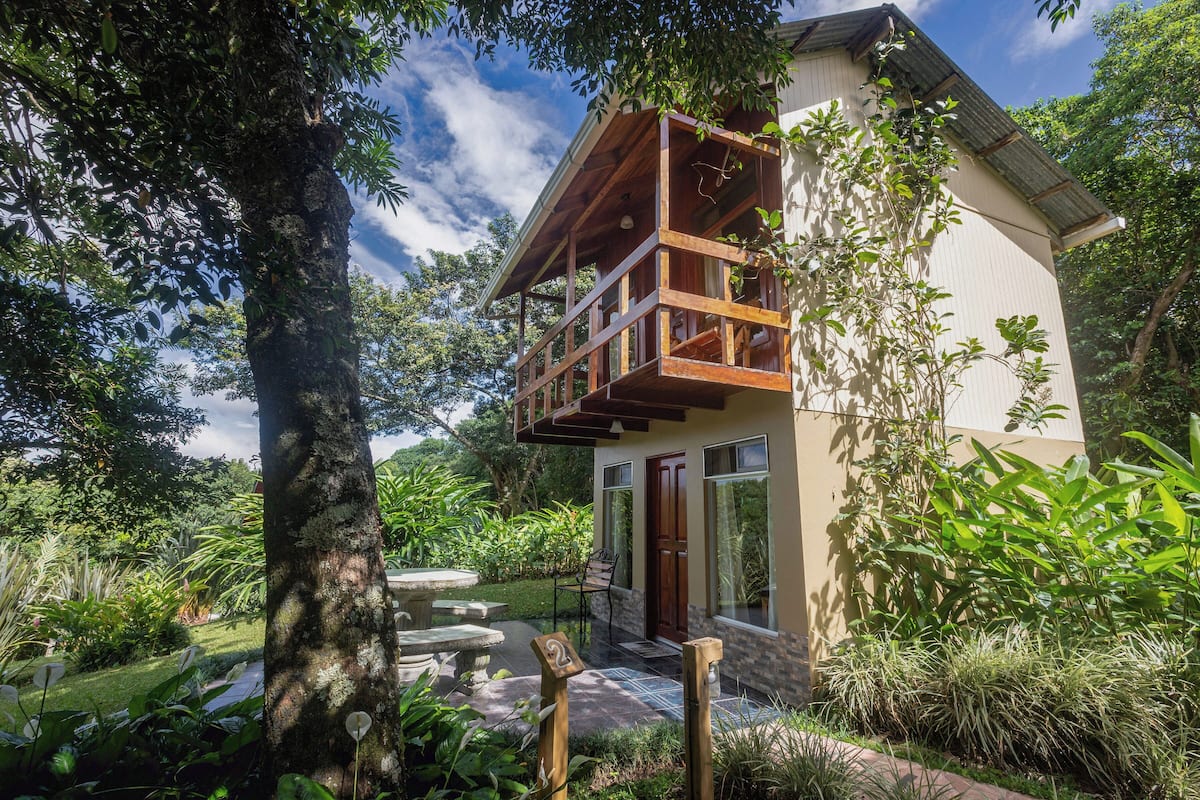 Standard Cabin | In-room safe, individually decorated, individually furnished