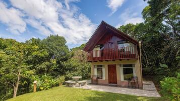 Cabaña familiar | Caja de seguridad en la habitación y decoración personalizada