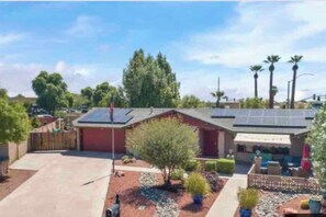 Exterior - Stunning Heated Pool Home in Old Litchfield Park (Litchfield Park)