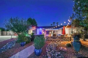 Property grounds - Stunning Heated Pool Home in Old Litchfield Park (Litchfield Park)