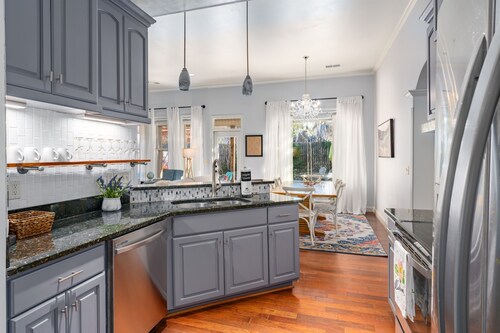 Serenity Willow - 3BR near Chelsea w/ Fenced Yard