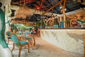 Restaurant - Garden of Eden Dive Resort (Puerto Galera)