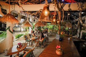 Restaurant - Garden of Eden Dive Resort (Puerto Galera)