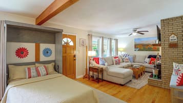 3 bedrooms, iron/ironing board, travel crib, internet