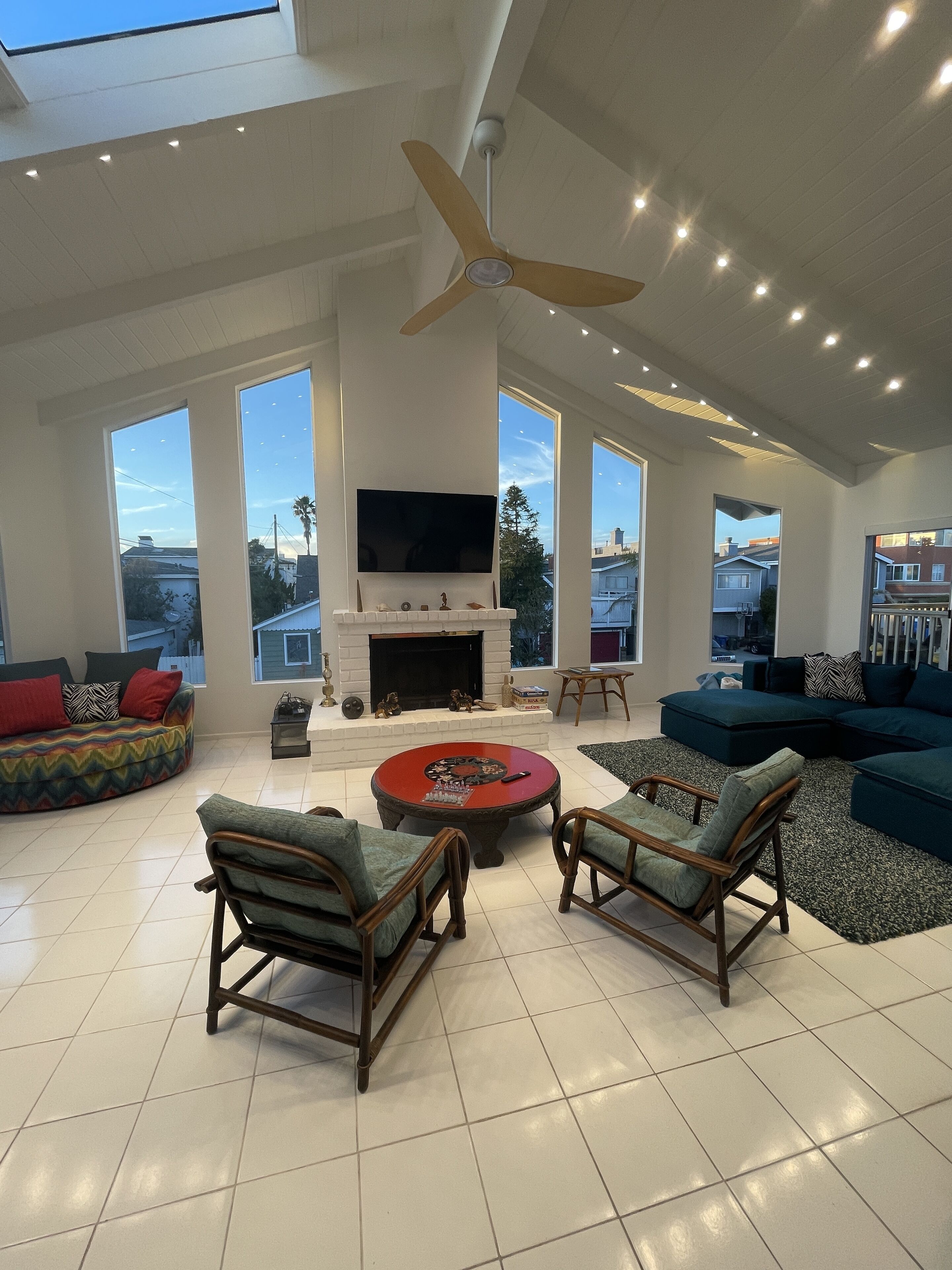 MODERN SILVER STRAND BEACH HOUSE STEP2SAND SLEEPS 10