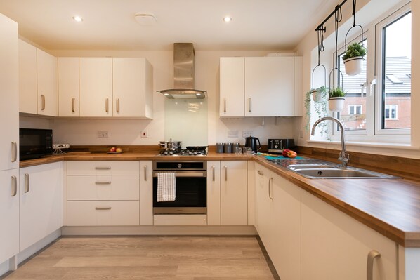 Fridge, microwave, oven, dishwasher