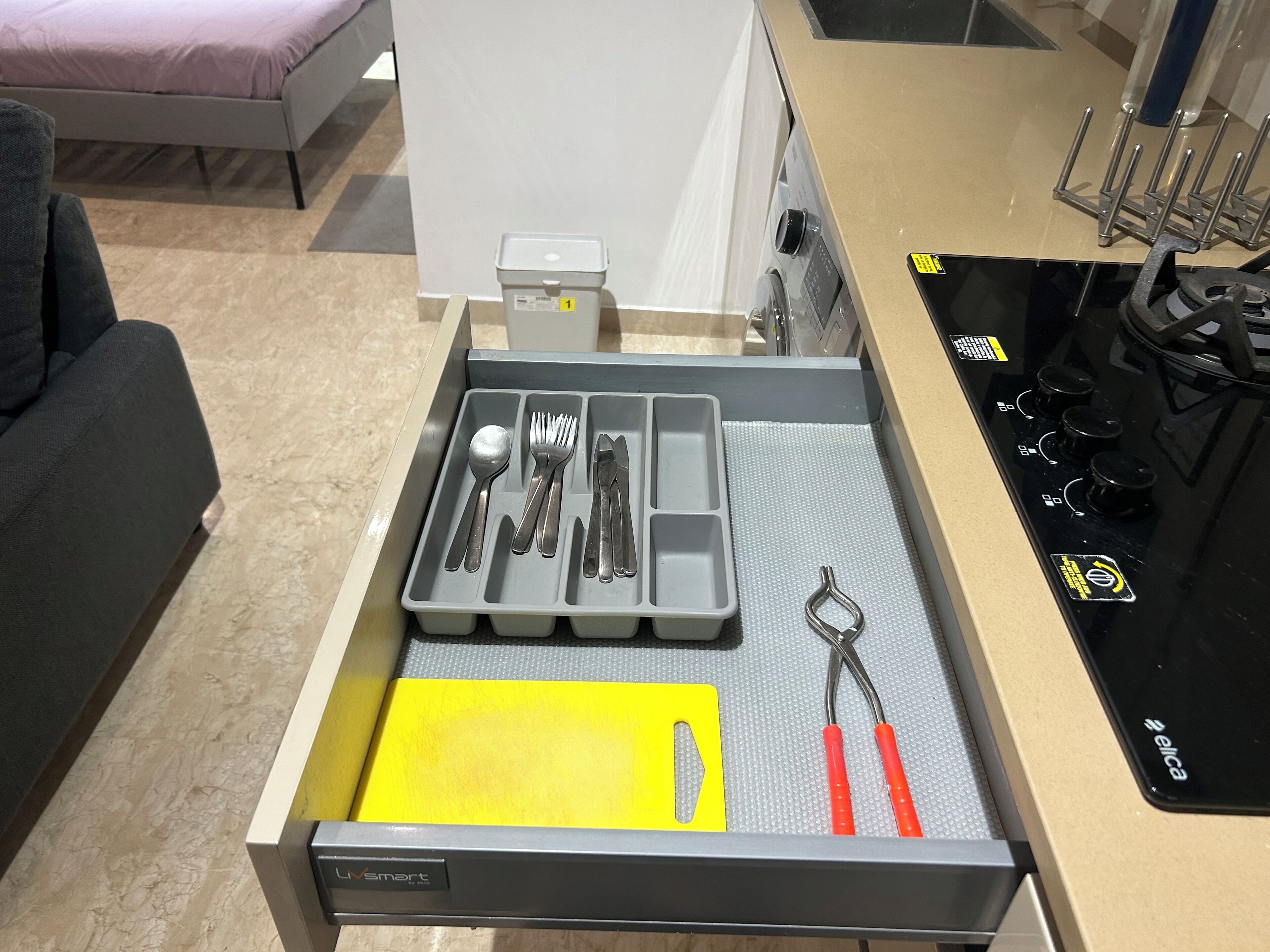 Contemporary serviced apartment @Hiranandani