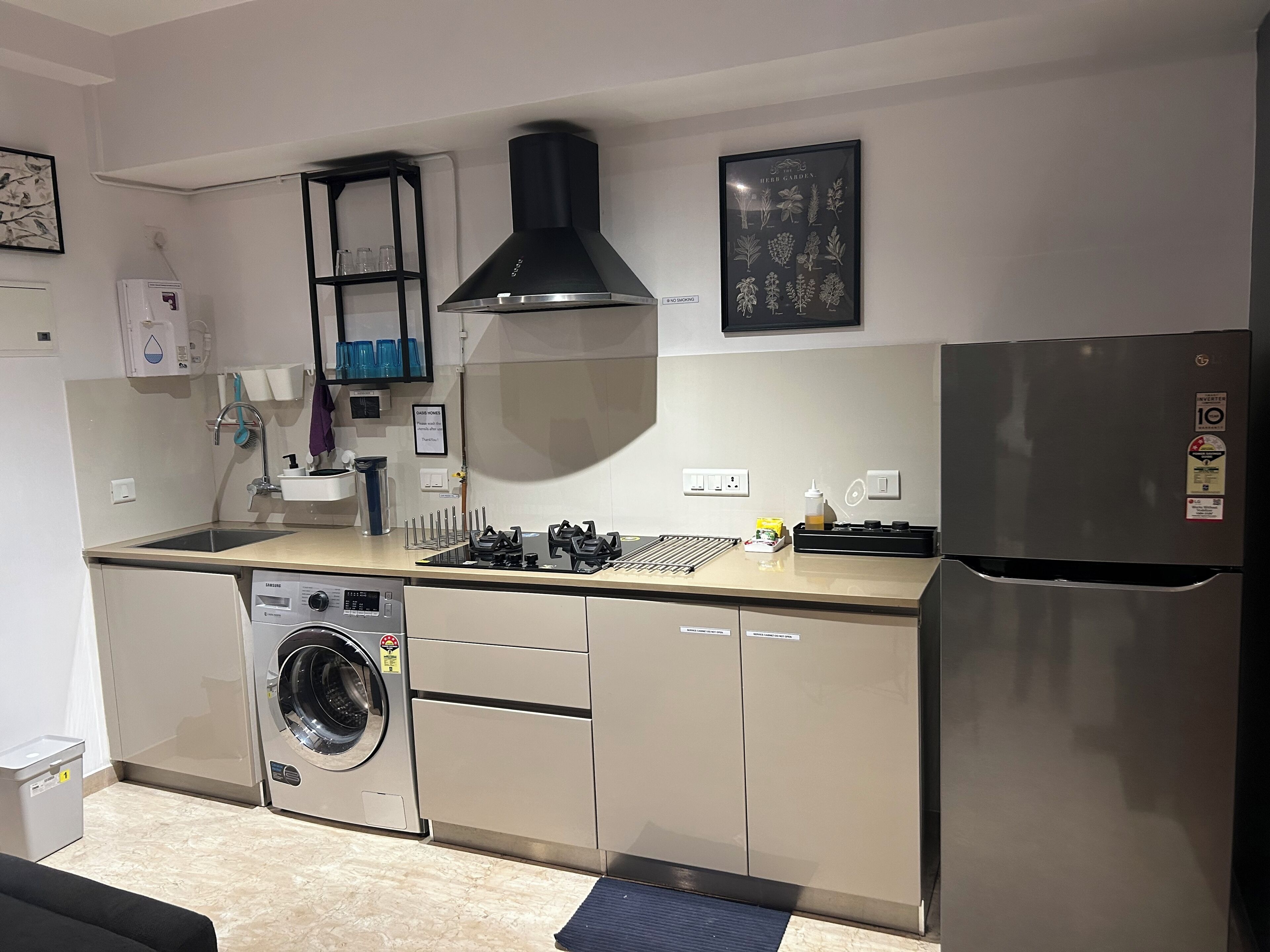 Contemporary serviced apartment @Hiranandani