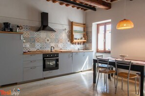 Frigorifero, forno, lavastoviglie