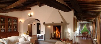 Splendid farmhouse in the heart of the Val d'Orcia