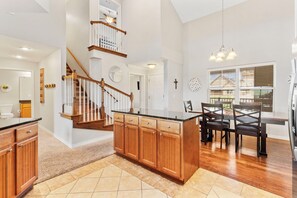 Interior - Spectacular Lake View Family Friendly Condo - The Majestic at Table Rock (Branson)