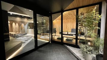 Pintu masuk interior