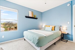 4 bedrooms, desk, iron/ironing board, free WiFi