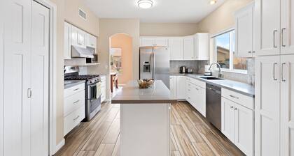 Perfect Escape with Epic Views 4 Bed 3 Bath