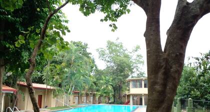 Lavendish Country Resort