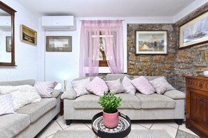 TV - House 2148/52017 (Istria - Stinjan), 800m from the beach (Stinjan)