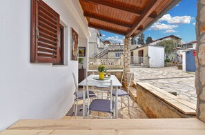 Outdoor dining - House 2148/52017 (Istria - Stinjan), 800m from the beach (Stinjan)