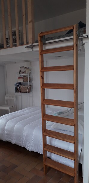 1 bedroom - Bright studio at the entrance to the village (Hyeres)