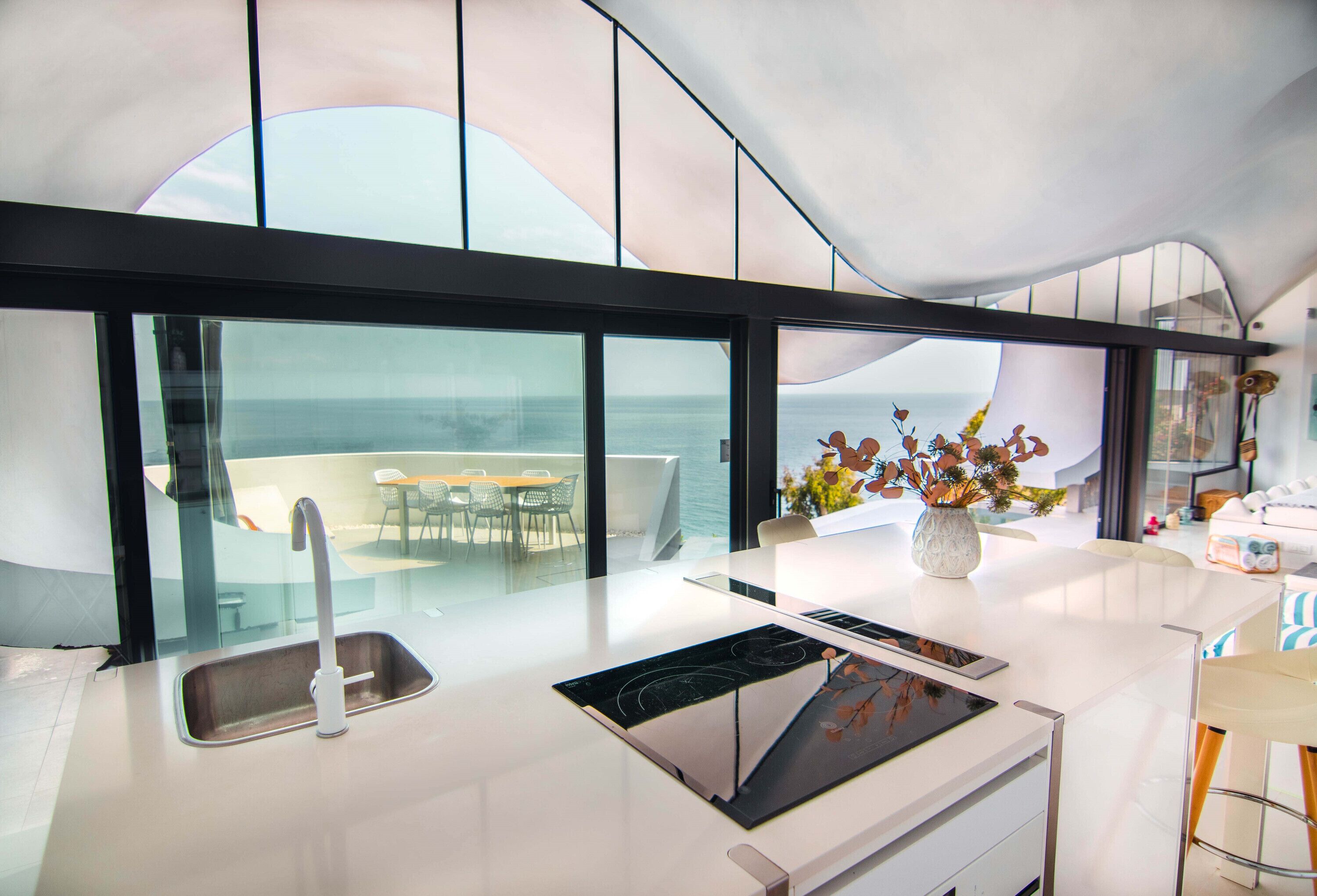 Villa 'Del Acantilado' with Sea View, Wi-Fi and Air Conditioning