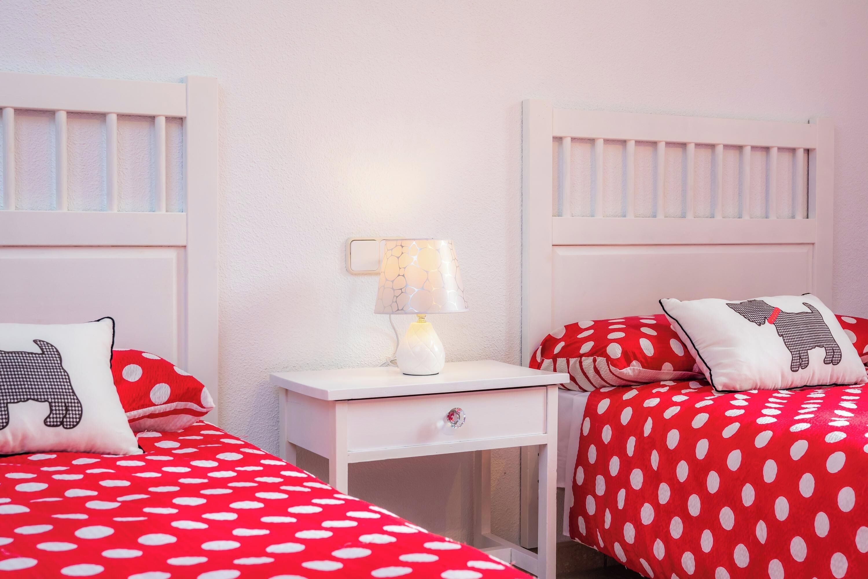 3 habitaciones, tabla de planchar con plancha y wifi gratis 