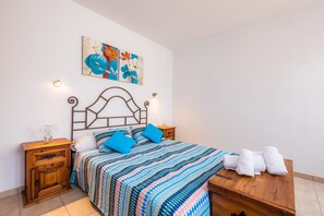 3 bedrooms, iron/ironing board, free WiFi, bed sheets