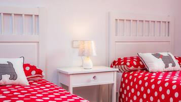 3 makuuhuonetta, silitysrauta/-lauta, ilmainen Wi-Fi, vuodevaatteet