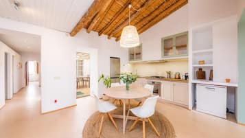 Refrigerador, horno, placa de cocina, lavavajillas