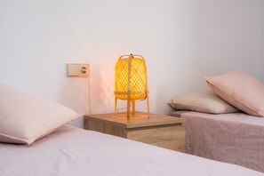 2 slaapkamers, een strijkplank/strijkijzer, gratis wifi, beddengoed