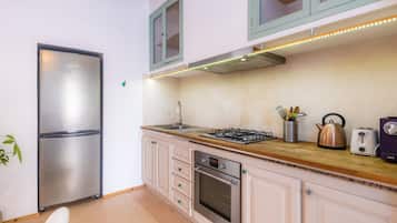 KylskÄp, ugn, spishÀll och diskmaskin