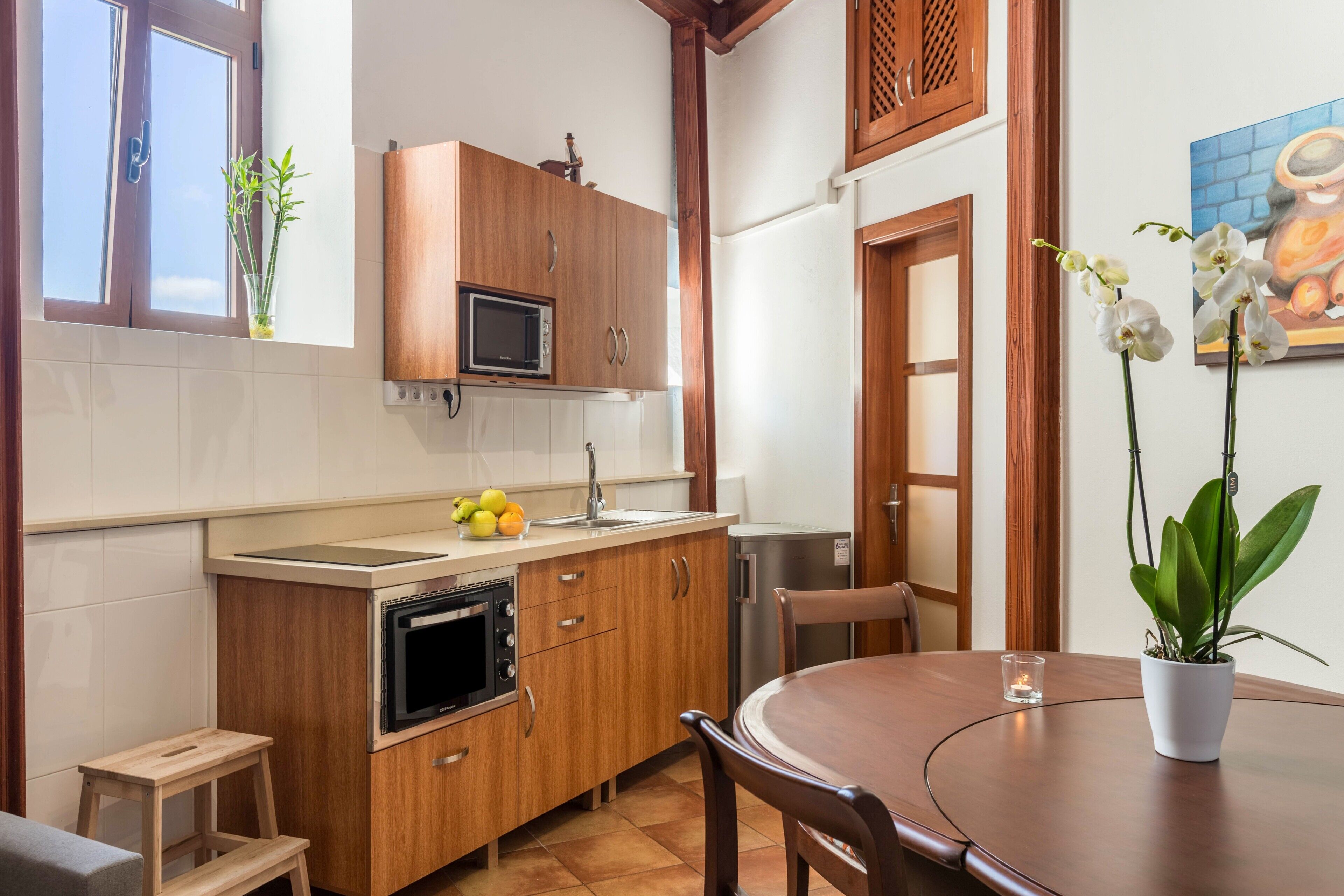 Refrigerador, microondas, horno, placa de cocina