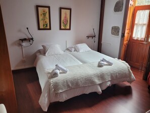 1 dormitori, planxa i posts de planxar, wifi gratuïta i roba de llit 