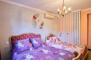 2 bedrooms, iron/ironing board, free WiFi, bed sheets