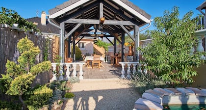 Appartement "Au Clair Matin Ă La Mure" avec vue sur les montagnes, jardin, climatisation et Wi-Fi.