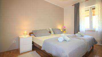 3 habitaciones, wifi gratis y ropa de cama