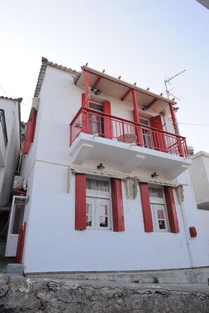 Mặt tiền nơi lưu trú