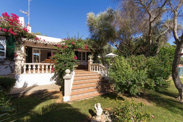 Exterior - Dar-es-Salaam - Three Bedroom Villa, Sleeps 6 (Binibequer)