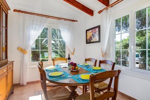 Dining - Dar-es-Salaam - Three Bedroom Villa, Sleeps 6 (Binibequer)