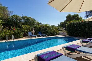 Pool - Dar-es-Salaam - Three Bedroom Villa, Sleeps 6 (Binibequer)