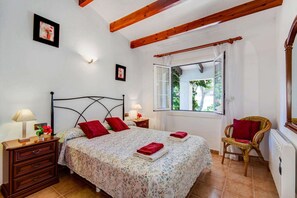 3 chambres, fer et planche à repasser, Wi-Fi, literie fournie