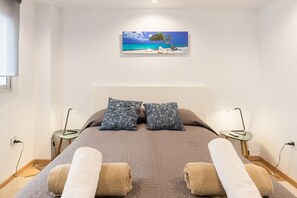 2 soverom, skrivebord, strykejern/-brett og wi-fi (inkludert)