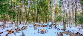 Hidden Gem, 3 Bed Cozy Condo - Dogs Welcomed - 1 block from marina