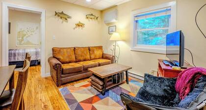 Hidden Gem, 3 Bed Cozy Condo - Dogs Welcomed - 1 block from marina