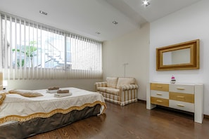 7 bedrooms, in-room safe, iron/ironing board, travel cot