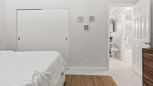 Room - 1BR Marco Island condo with pool, WiFi, kitchen, and heated pool. (Marco Island)
