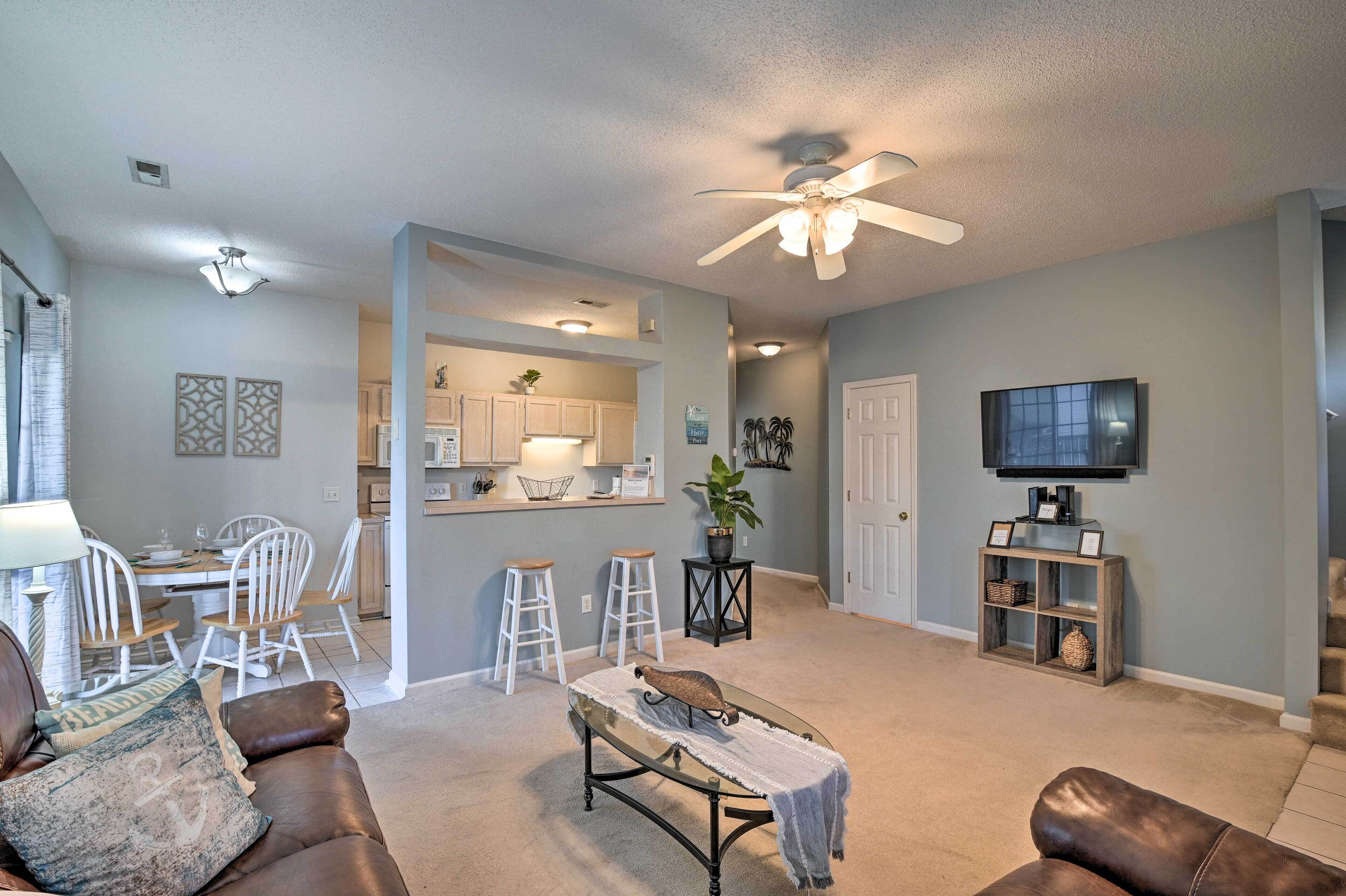 Myrtle Beach Cottage w/ Outdoor Shower & Yard