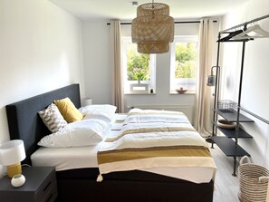 2 chambres, fer et planche à repasser, lit parapluie, Wi-Fi gratuit